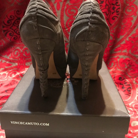 Grey Suede pumps - Picture 3 of 3